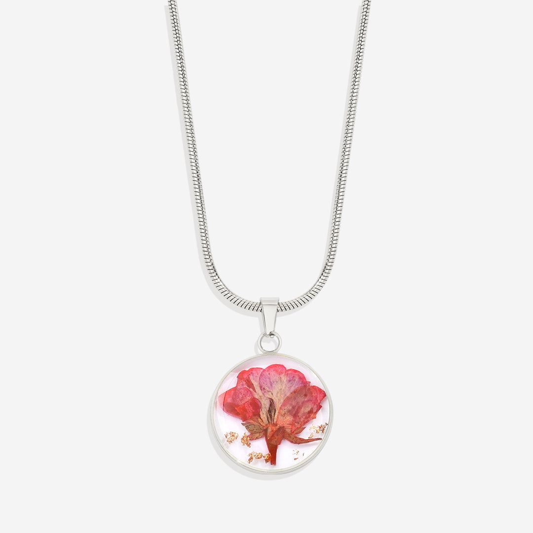 Collier de fleurs de naissance pressées