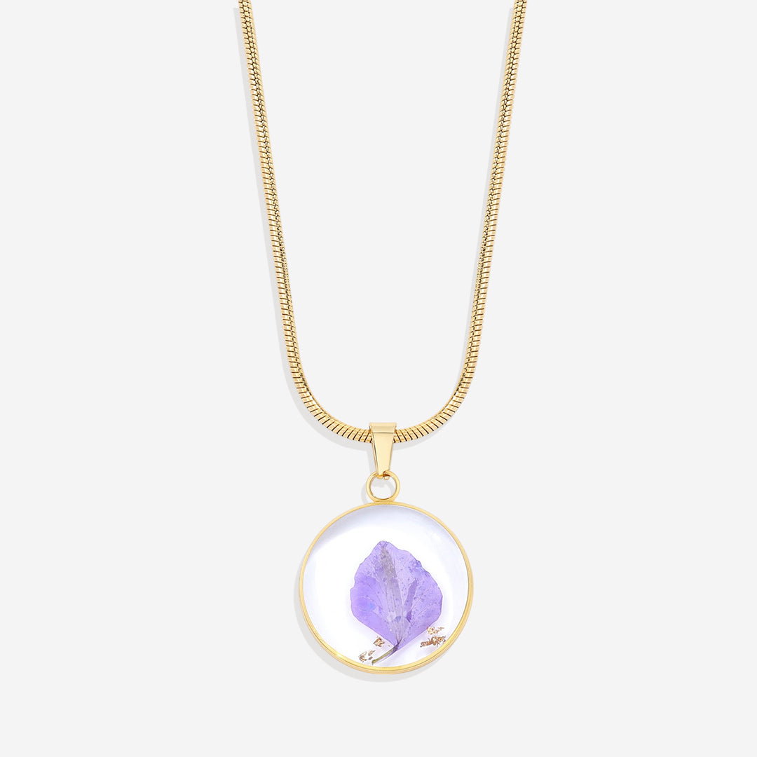 Collier de fleurs de naissance pressées
