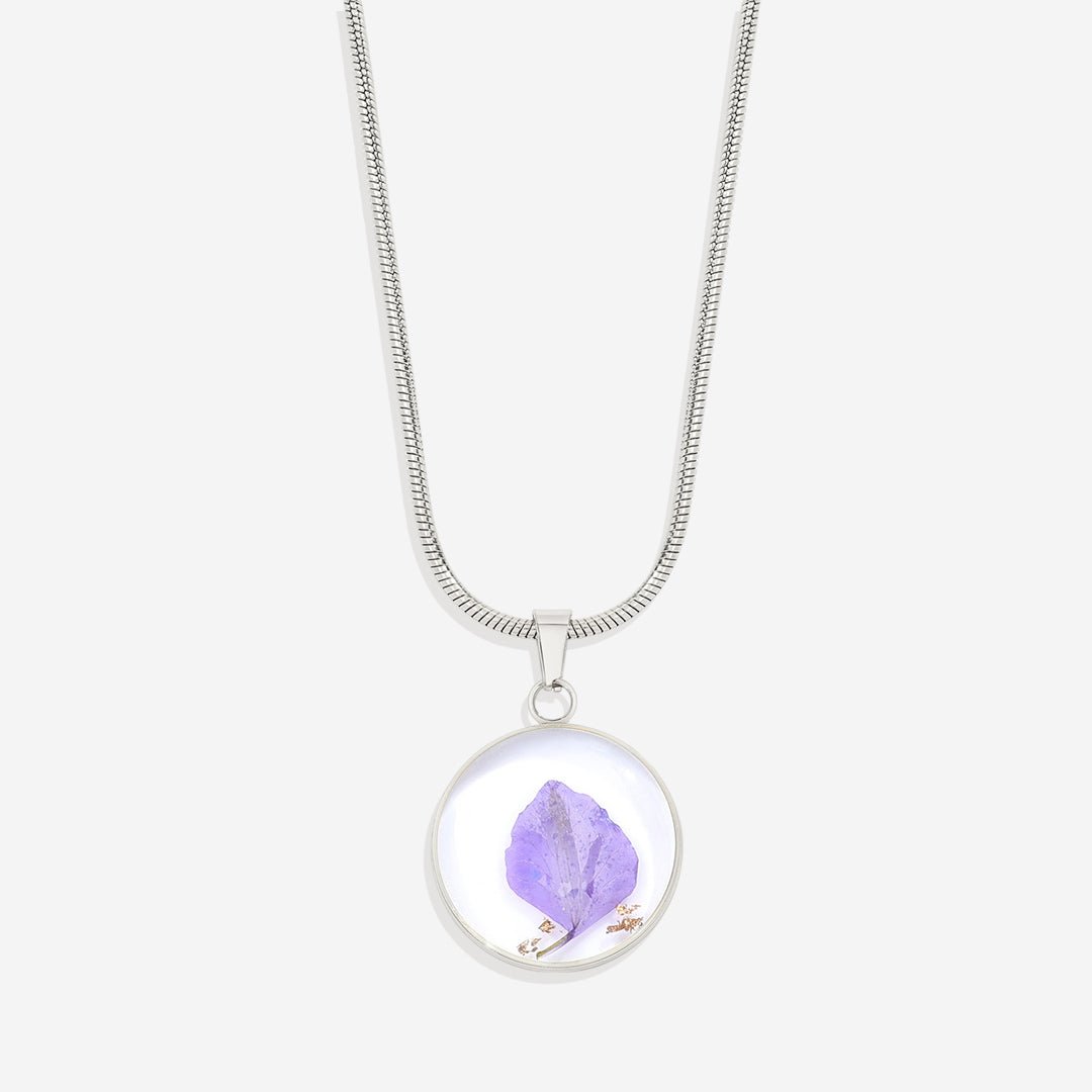 Collier de fleurs de naissance pressées