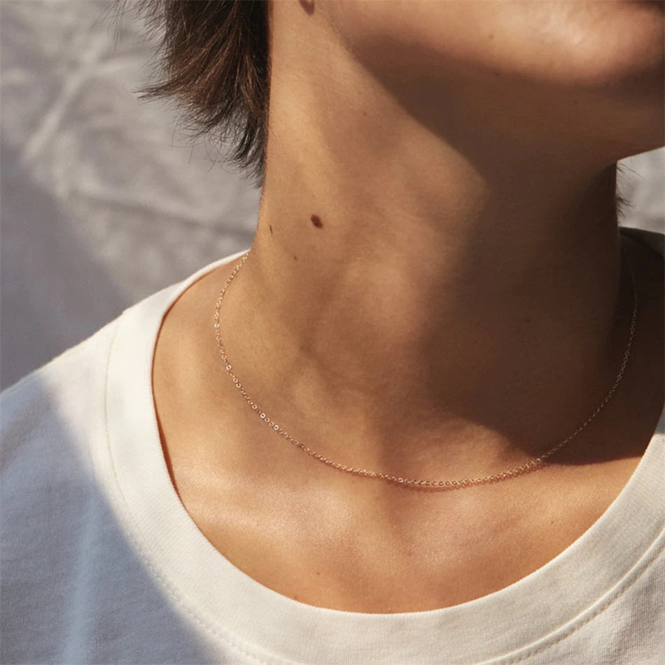 Collier délicat à chaîne torsadée