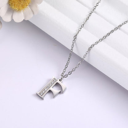 Collier satellite avec lettres en cristal