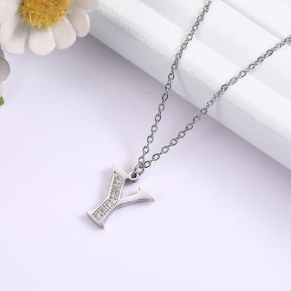 Collier satellite avec lettres en cristal