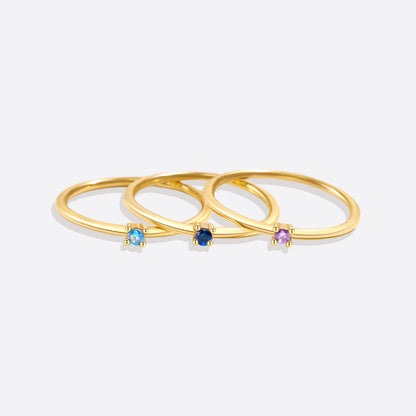 Bague empilable avec pierre de naissance super délicate
