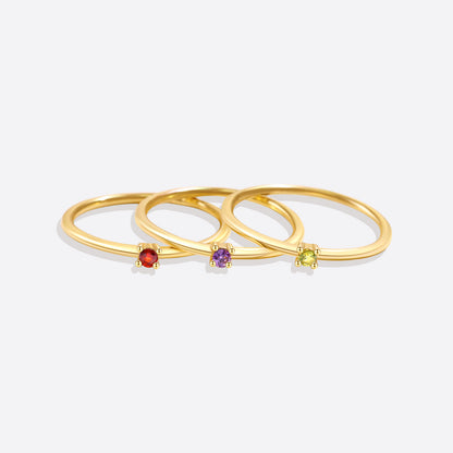 Bague empilable avec pierre de naissance super délicate