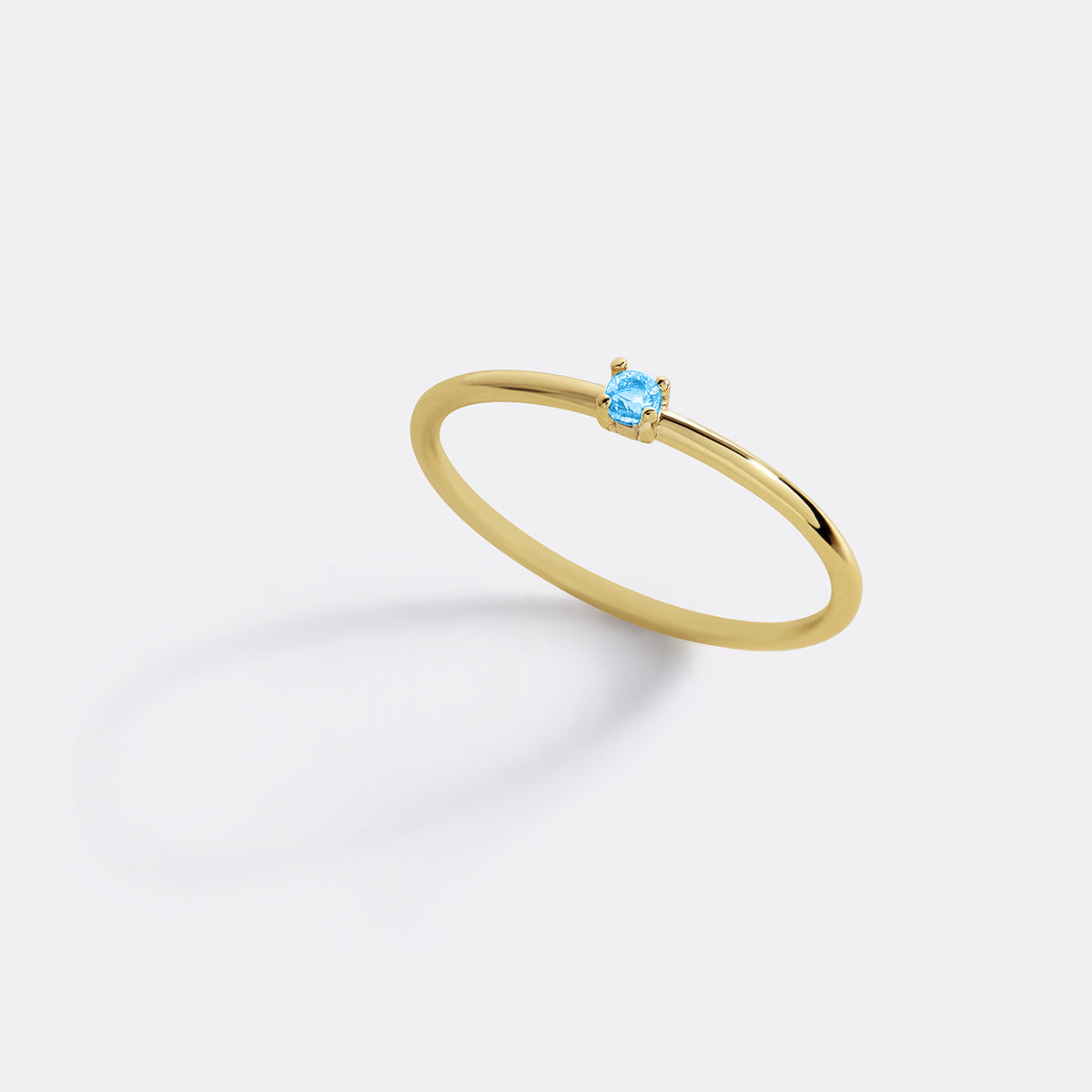 Bague empilable avec pierre de naissance super délicate