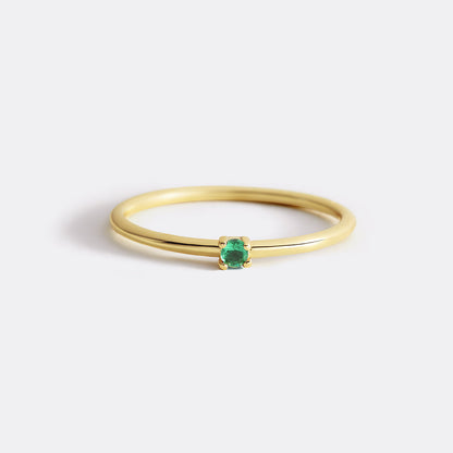 Bague empilable avec pierre de naissance super délicate