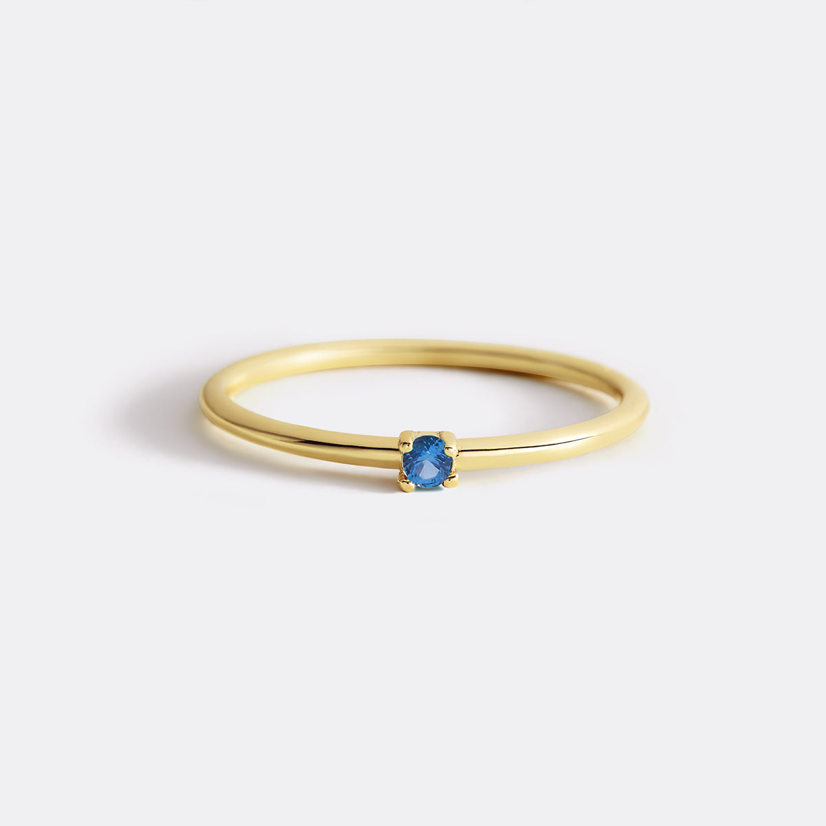 Bague empilable avec pierre de naissance super délicate