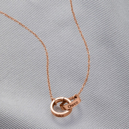 Halskette mit Doppelnamensring