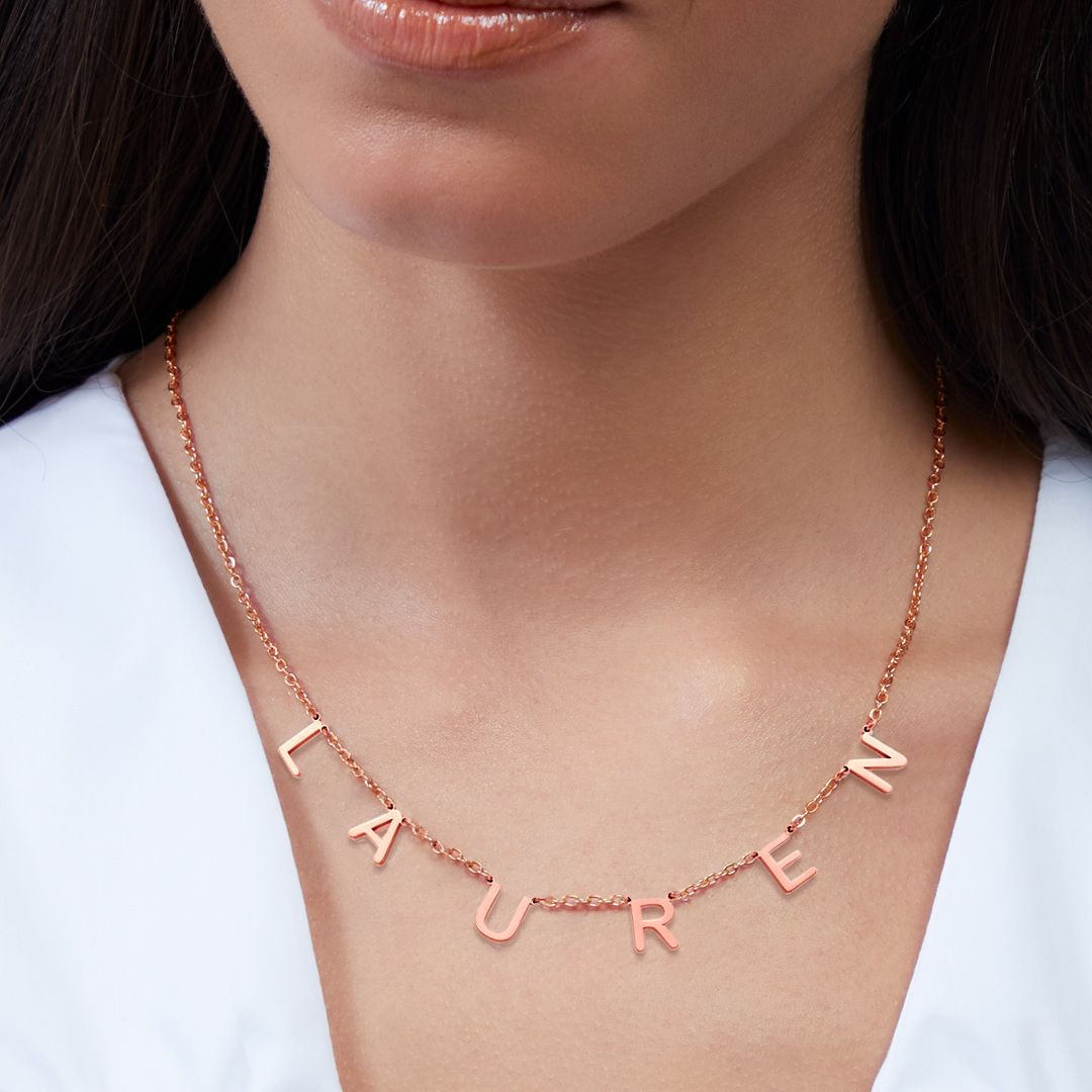 Collier avec nom et lettre personnalisés