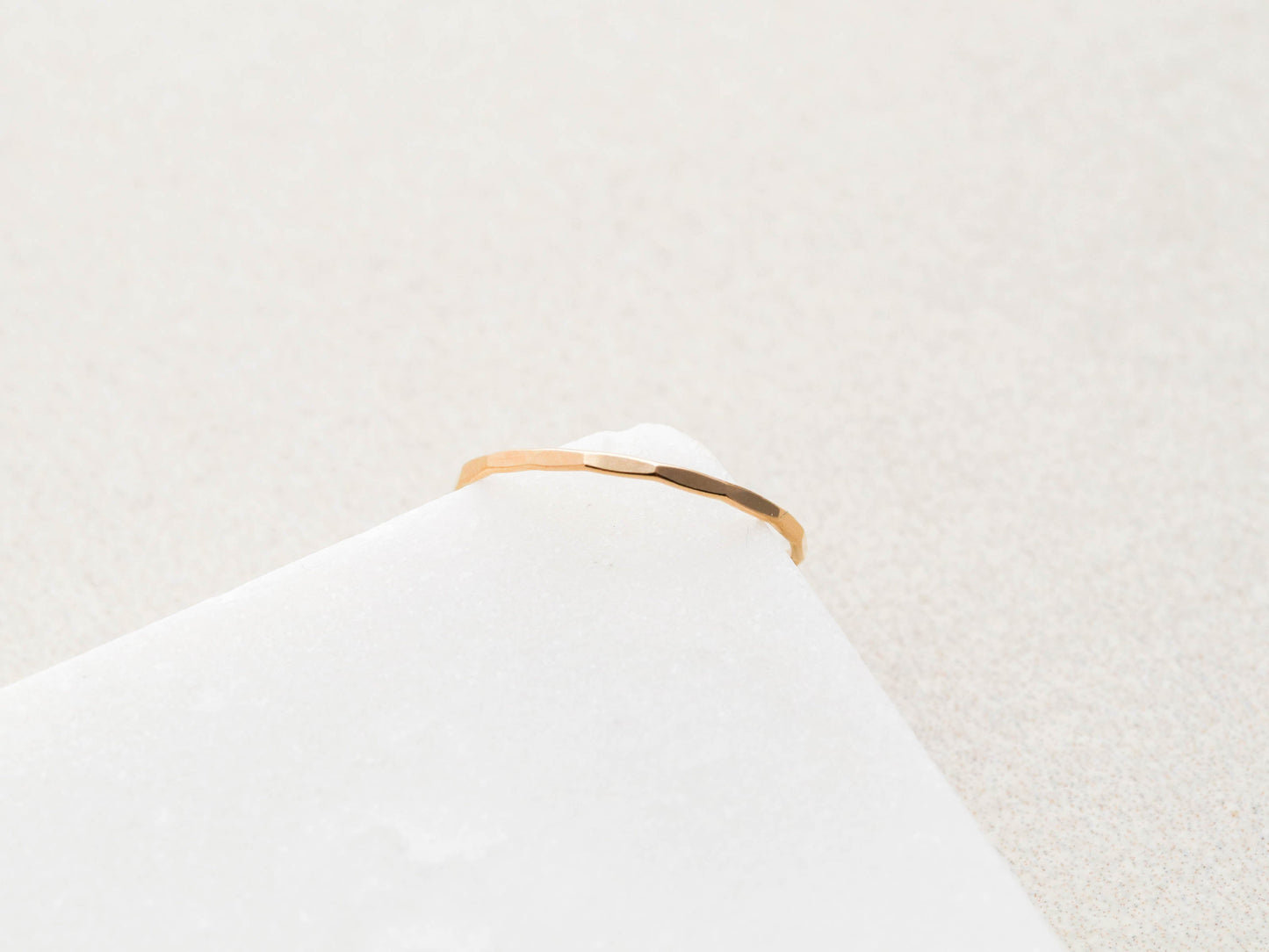 Bague empilable martelée