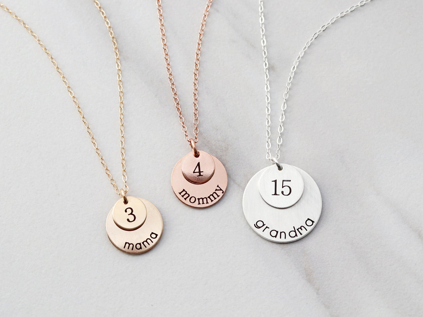 Collier numéro porte-bonheur 