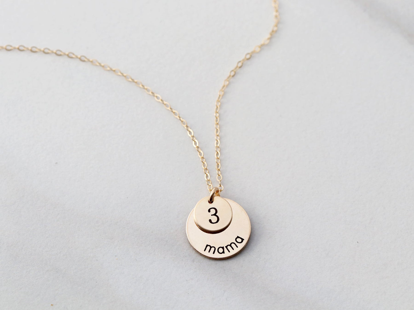 Collier numéro porte-bonheur 