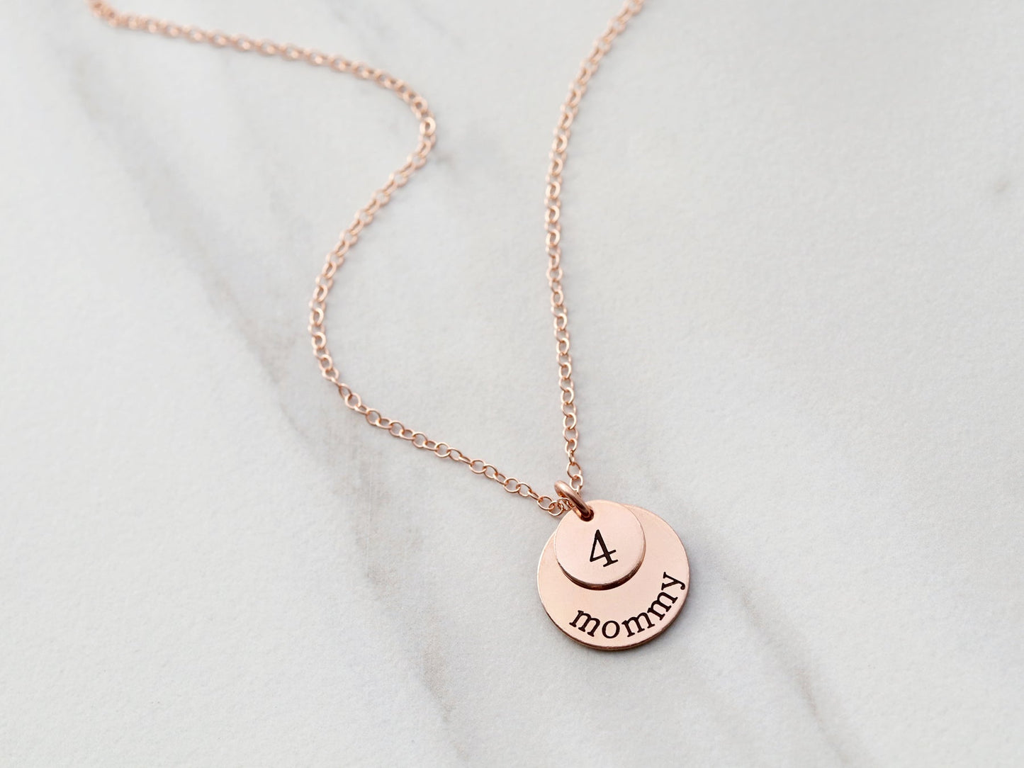 Collier numéro porte-bonheur 