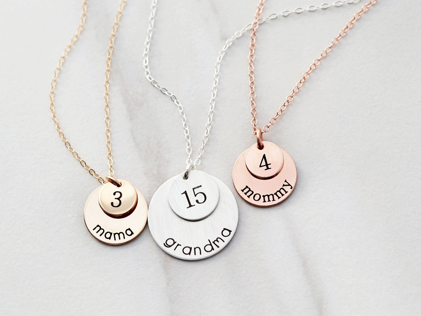 Collier numéro porte-bonheur 