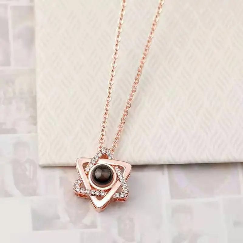 Collier personnalisé avec photo cachée et pierres précieuses en zircone hexagonale