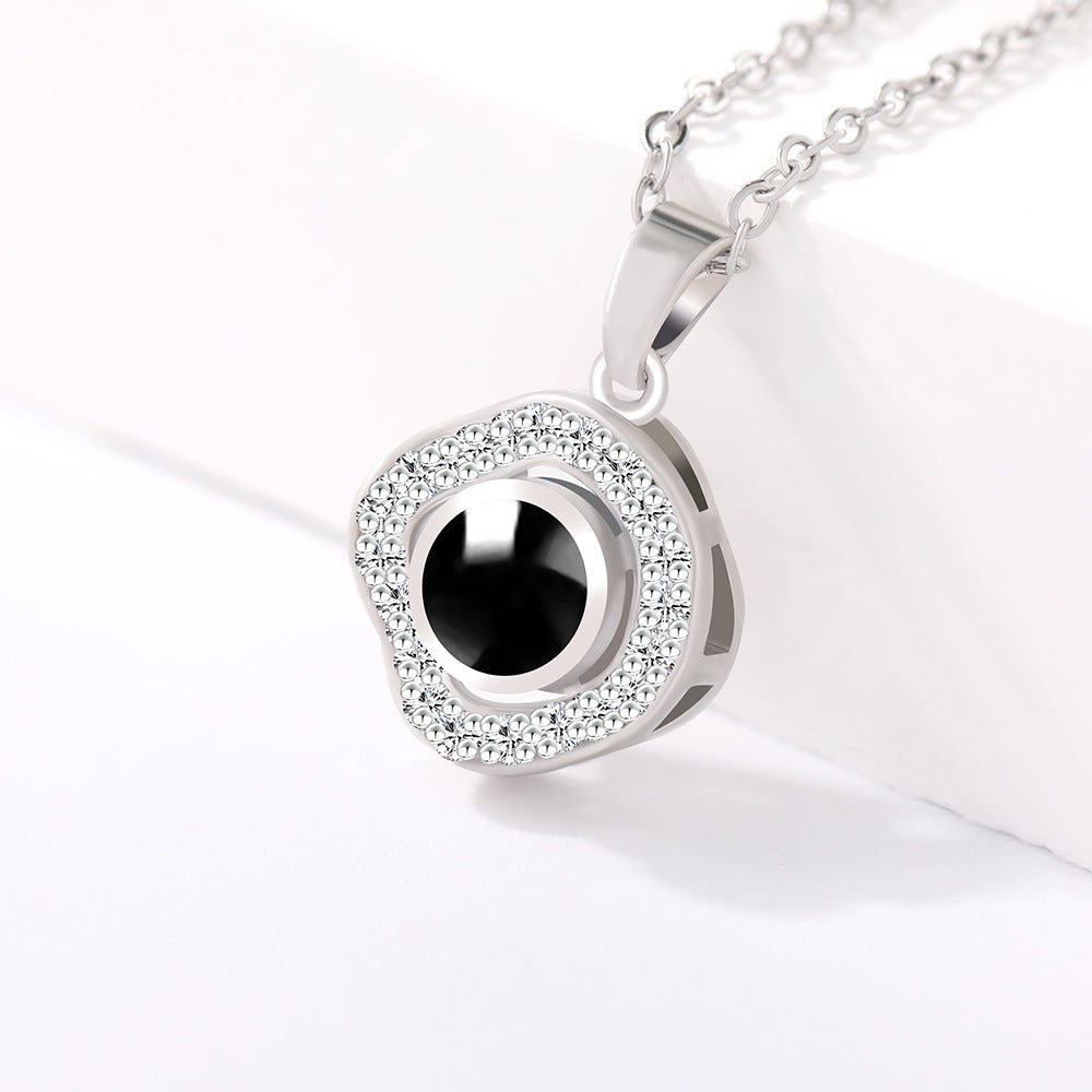 Collier personnalisé avec projection photo cachée en onyx noir 