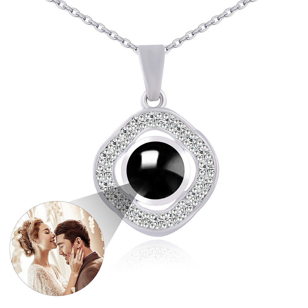 Collier personnalisé avec projection photo cachée en onyx noir 