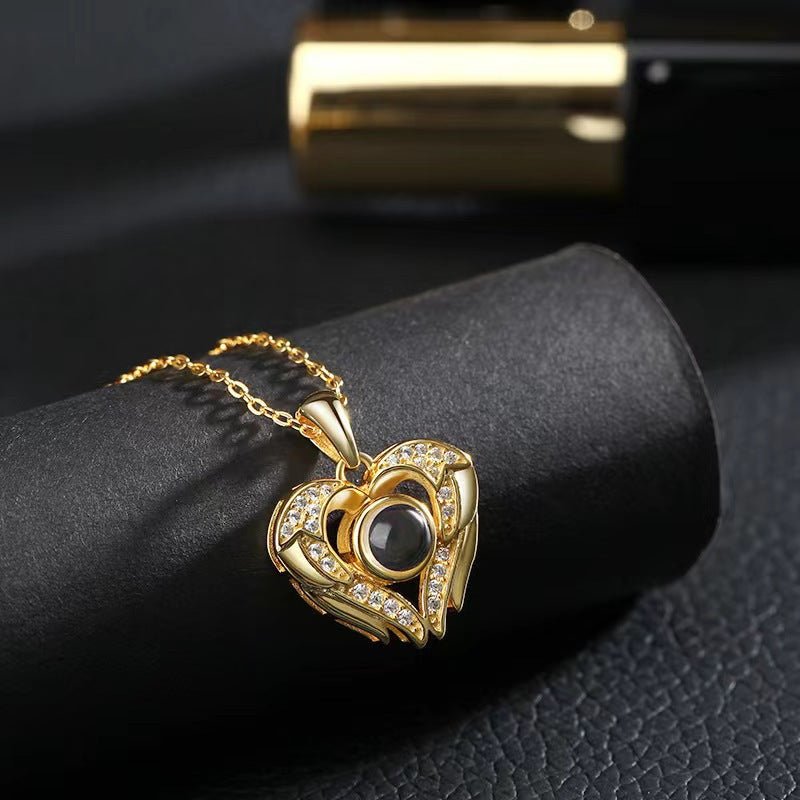 Collier personnalisé avec projection photo cachée en forme de cœur royal 