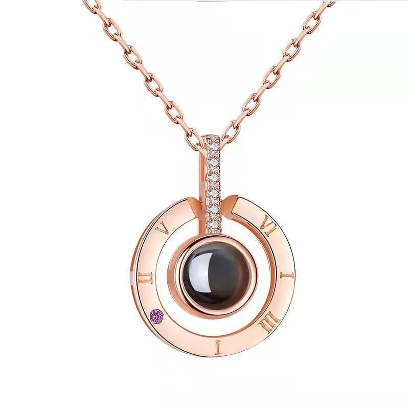 Collier photo personnalisé minimaliste avec chiffres romains cachés