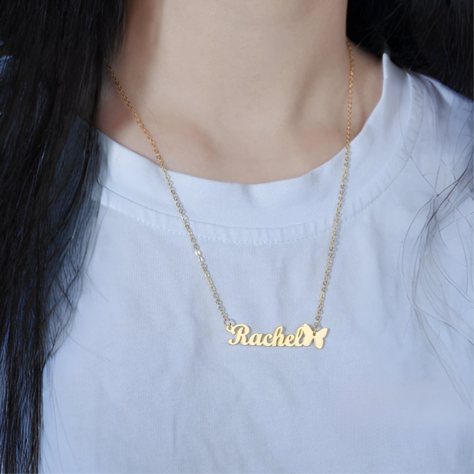 Collier avec nom personnalisé et papillon 
