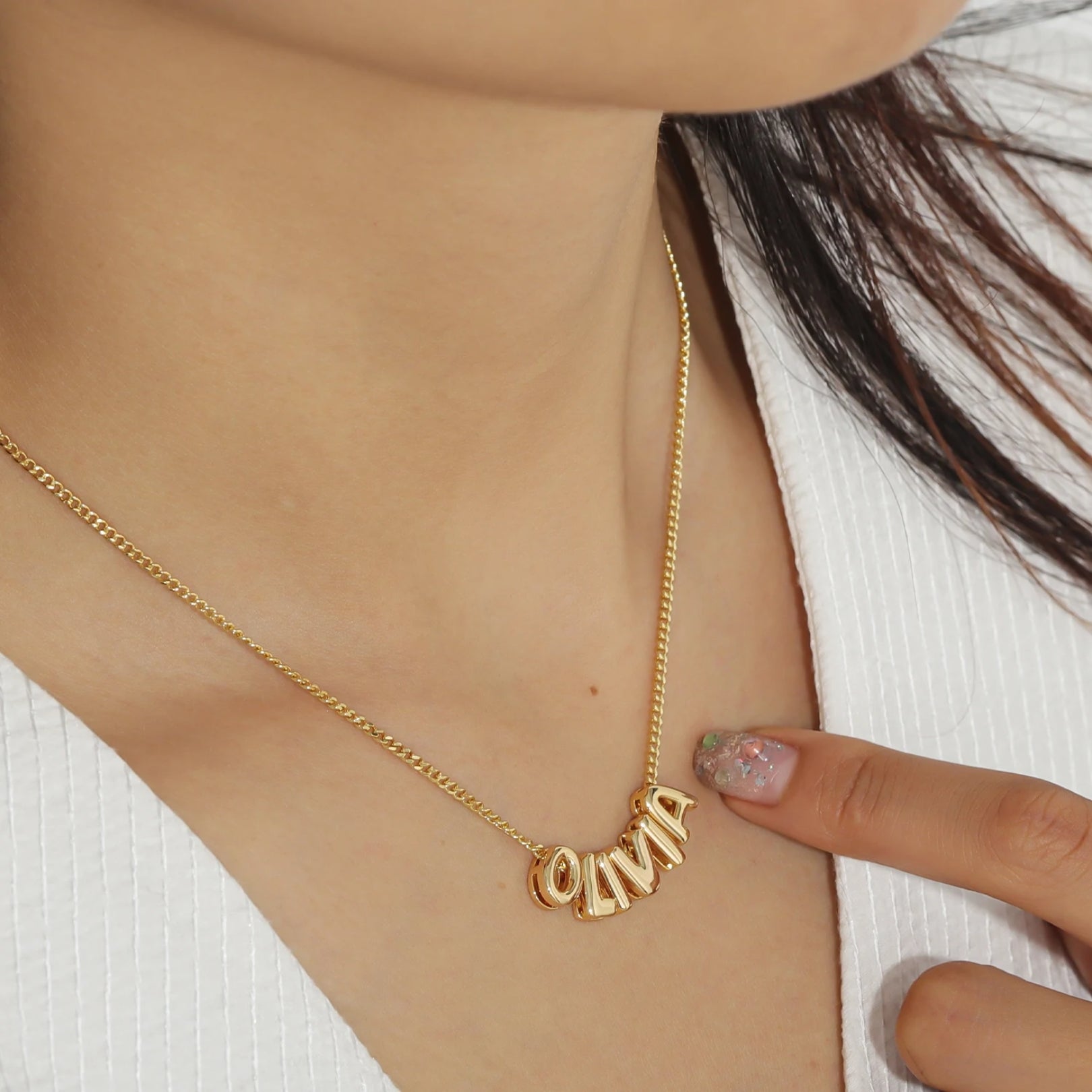Collier personnalisé avec lettres à bulles en 3D 