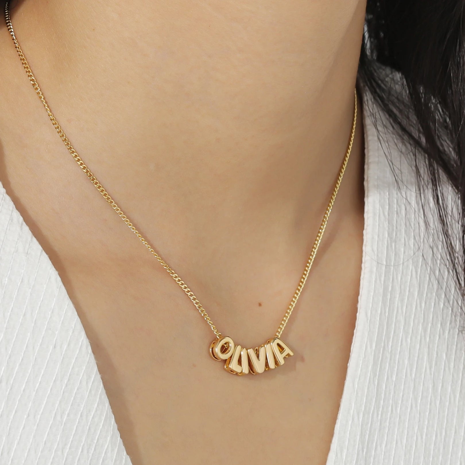 Collier personnalisé avec lettres à bulles en 3D 