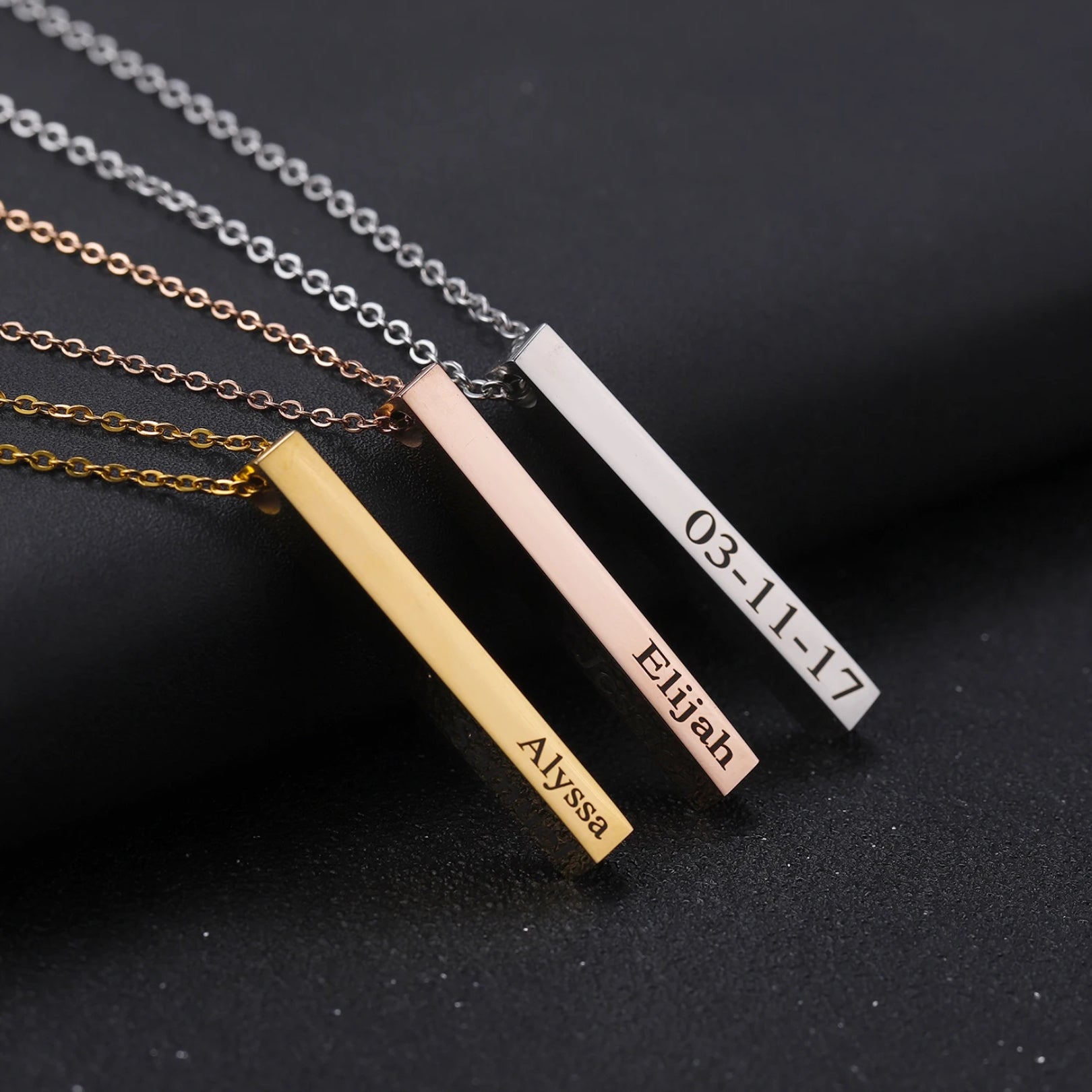 Collier à barre verticale avec nom personnalisé 