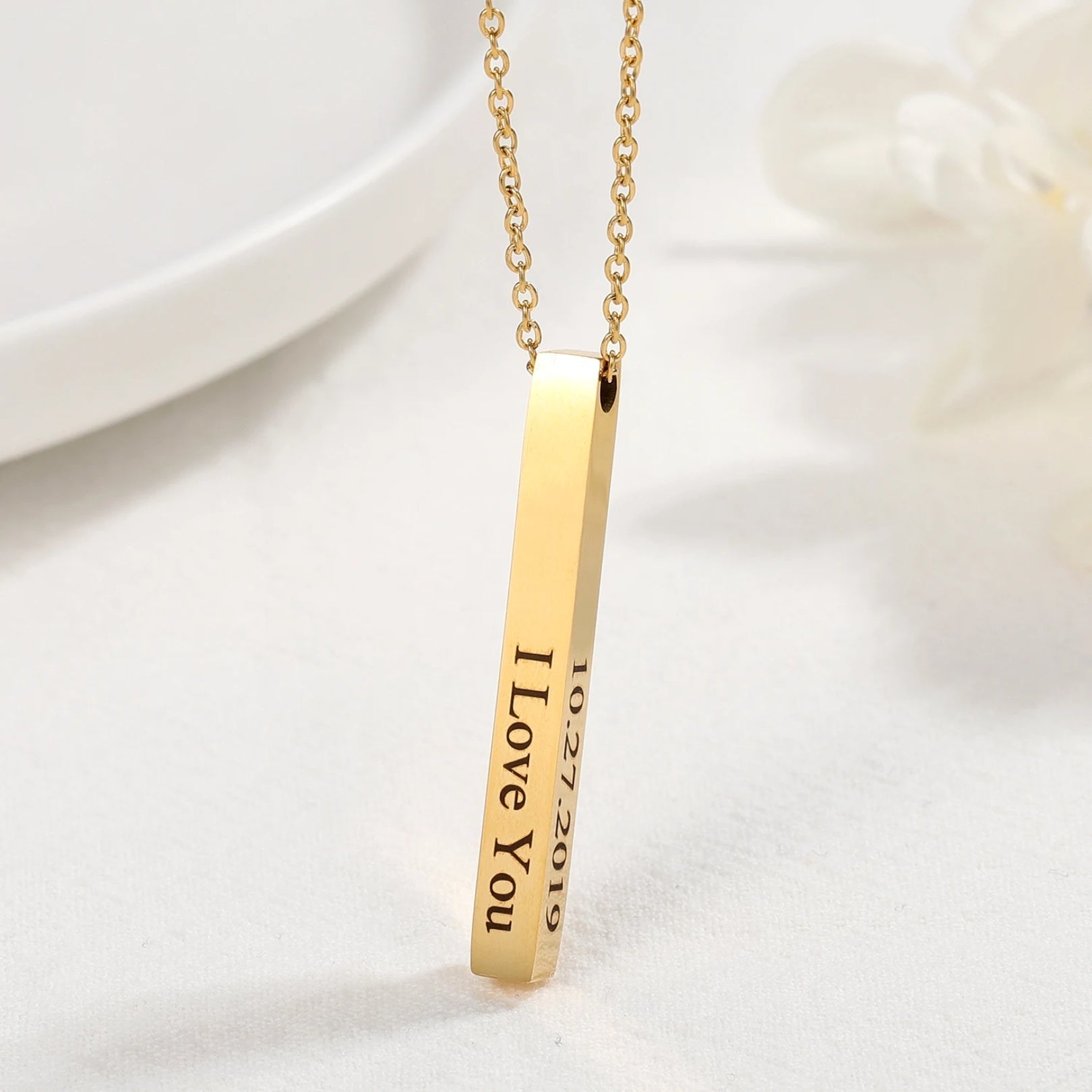 Collier à barre verticale avec nom personnalisé 