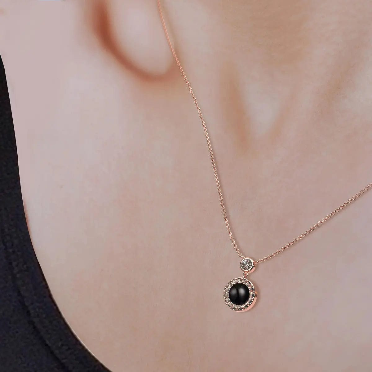 Collier pendentif élégant avec projection photo personnalisée 