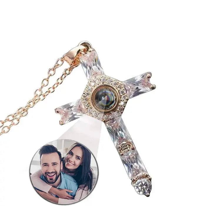 Collier personnalisé avec projection photo en forme de croix glacée 