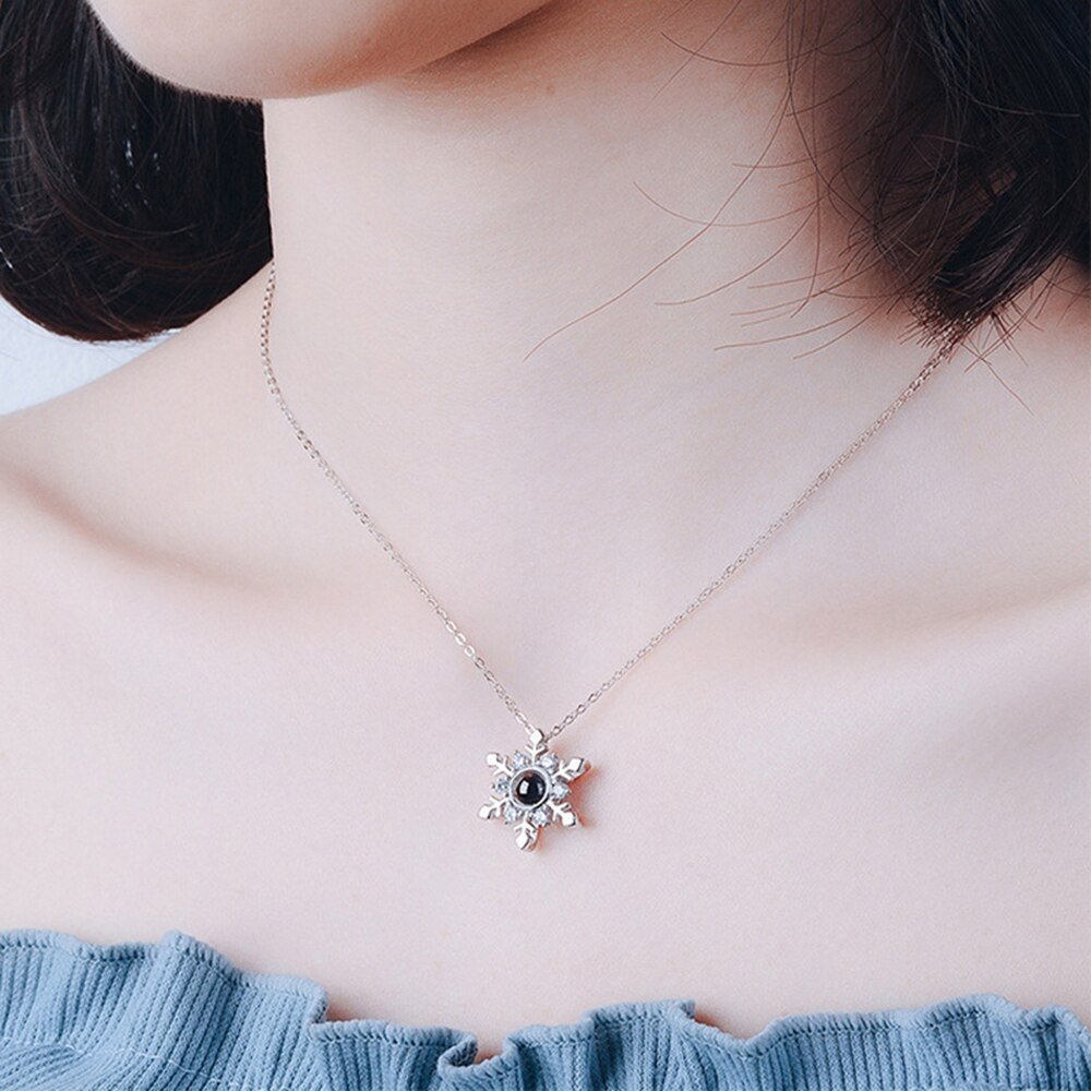 Collier pendentif flocon de neige avec projection photo personnalisée 