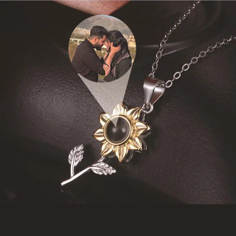 Collier photo personnalisé avec pierre de zircone cachée et tournesol