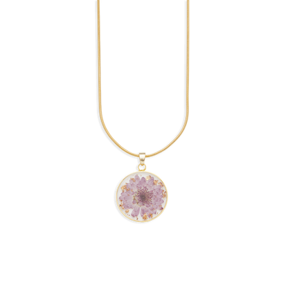 Collier de fleurs de naissance pressées