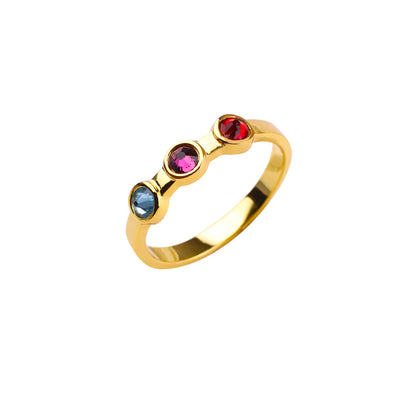 Bague délicate avec 3 pierres de naissance