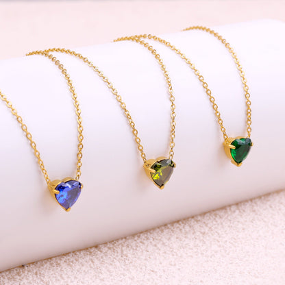 Collier délicat en forme de cœur avec pierre de naissance