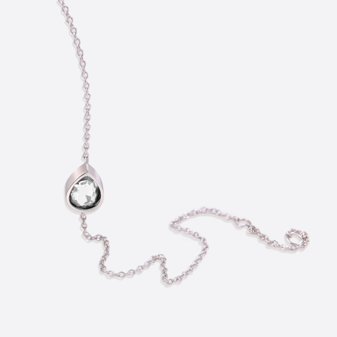 Bracelet en forme de larme avec pierre de naissance