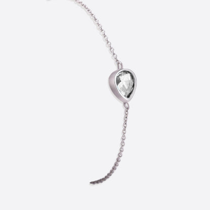 Bracelet en forme de larme avec pierre de naissance