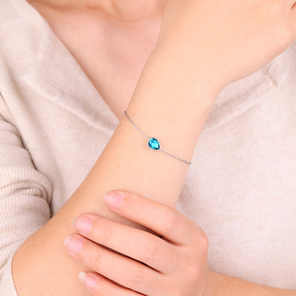 Bracelet en forme de larme avec pierre de naissance