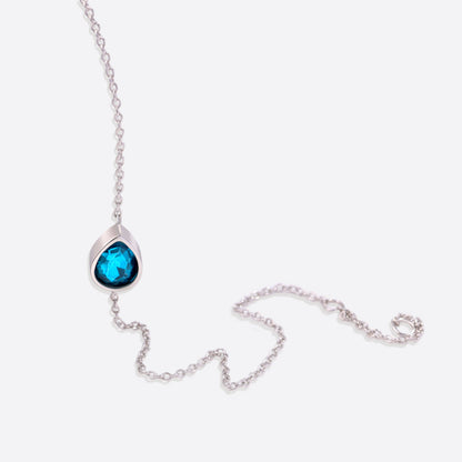 Bracelet en forme de larme avec pierre de naissance