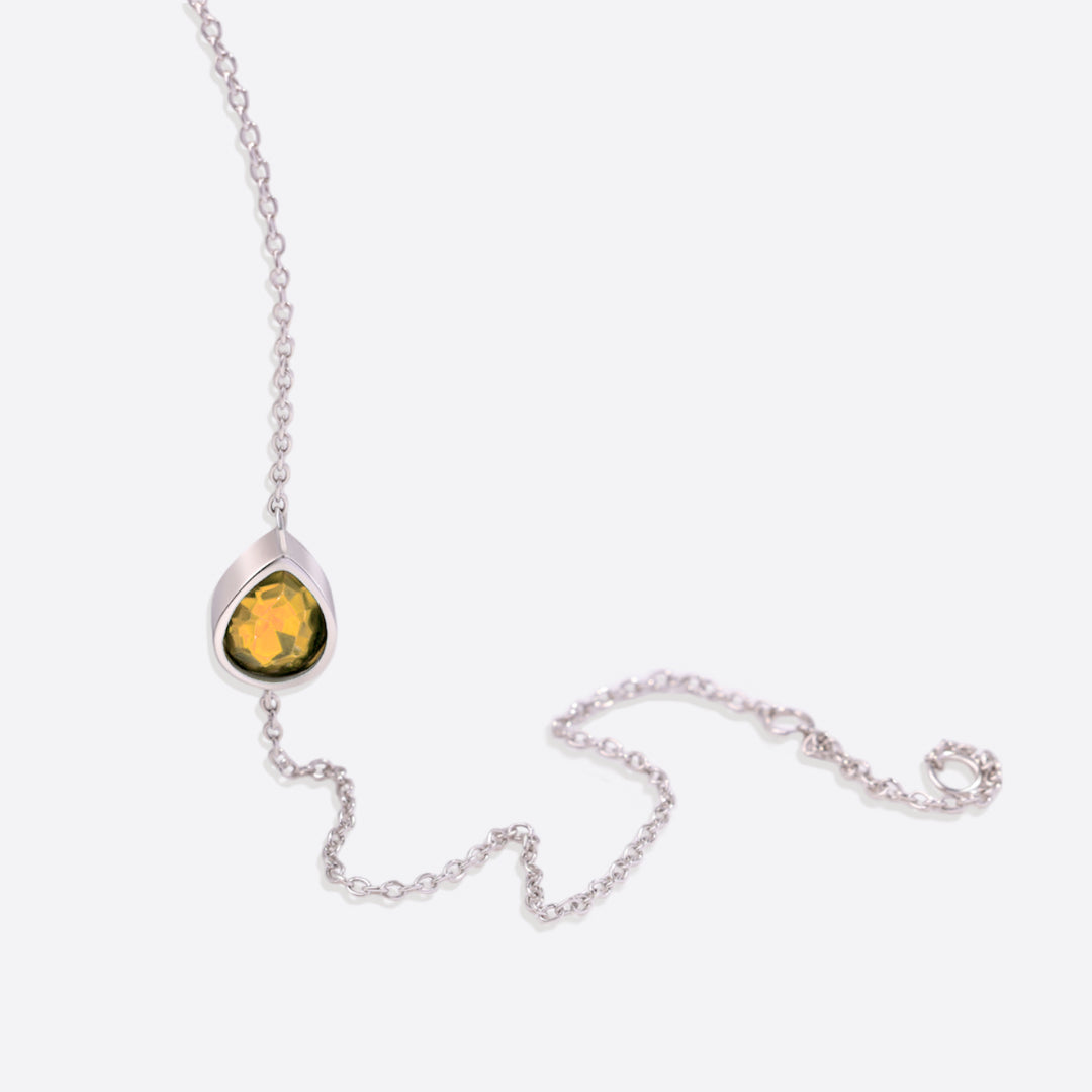 Bracelet en forme de larme avec pierre de naissance