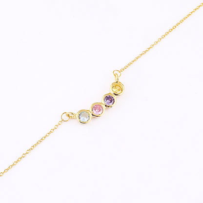 Collier délicat avec pierres de naissance pour la famille