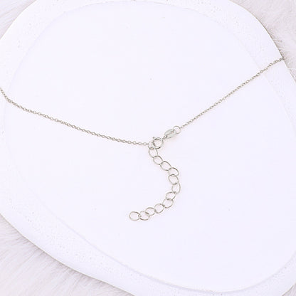 Collier délicat avec pierres de naissance pour la famille