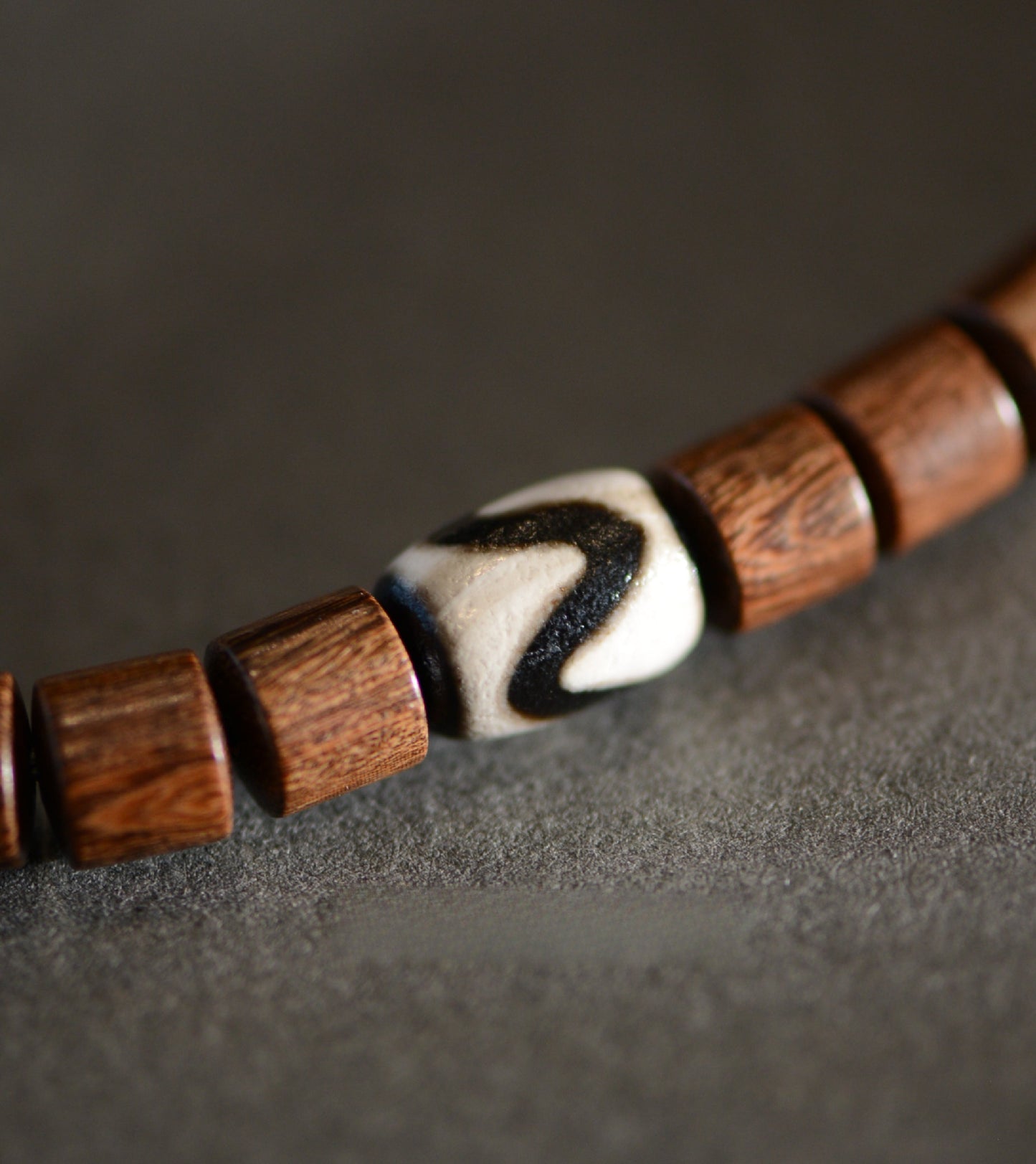 Ebony Tibetan Dzi Beads Double Layer Charm Bracelet