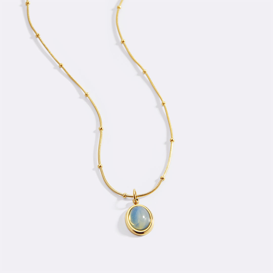 Collier de pierres précieuses aigue-marine