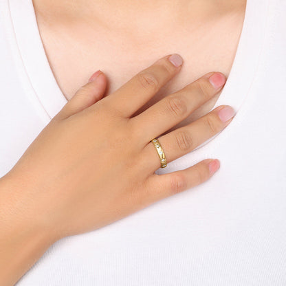 Bague empilable sertie d'étoiles