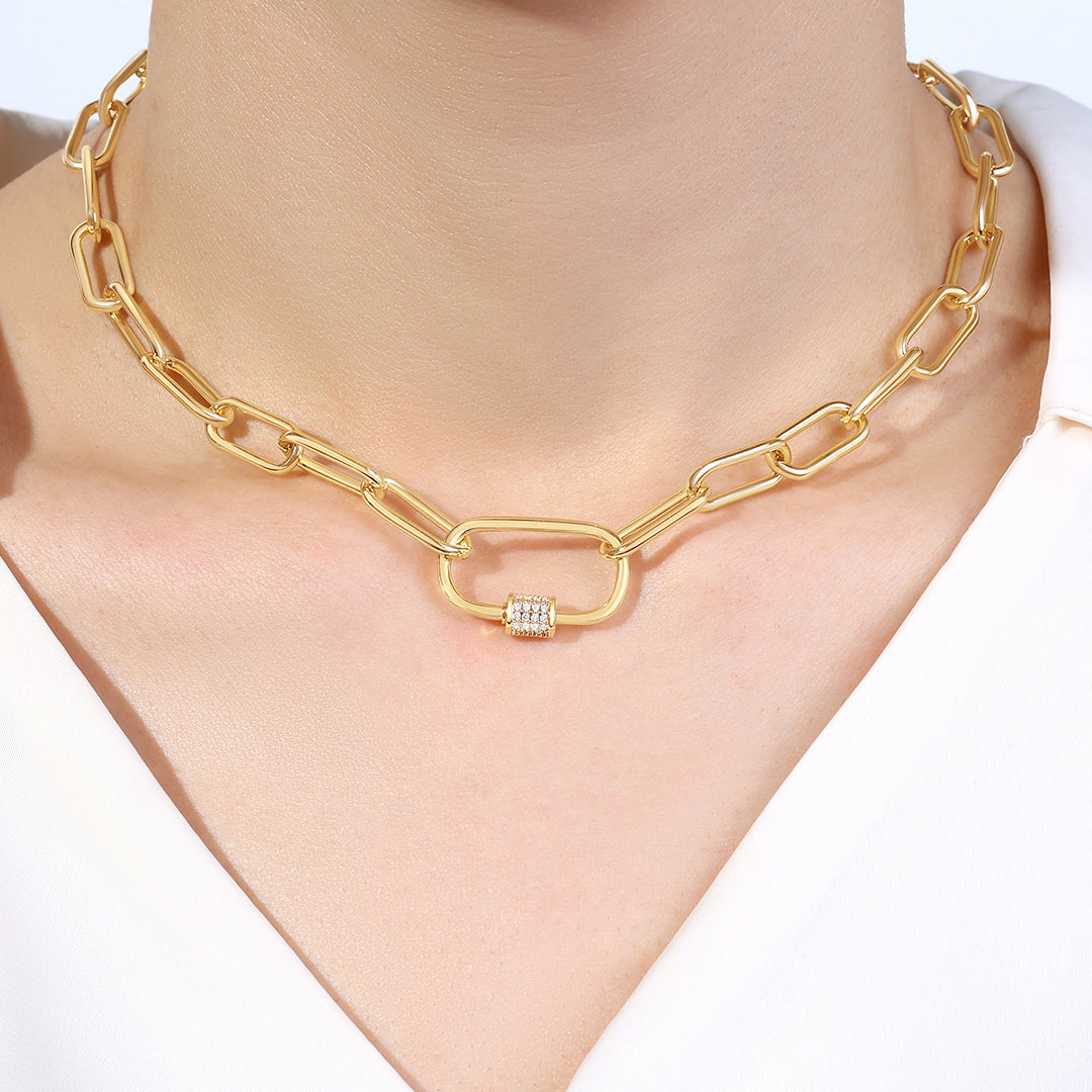 Collier à maillons avec fermoir mousqueton pavé