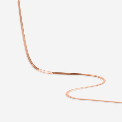 Collier délicat à chevrons