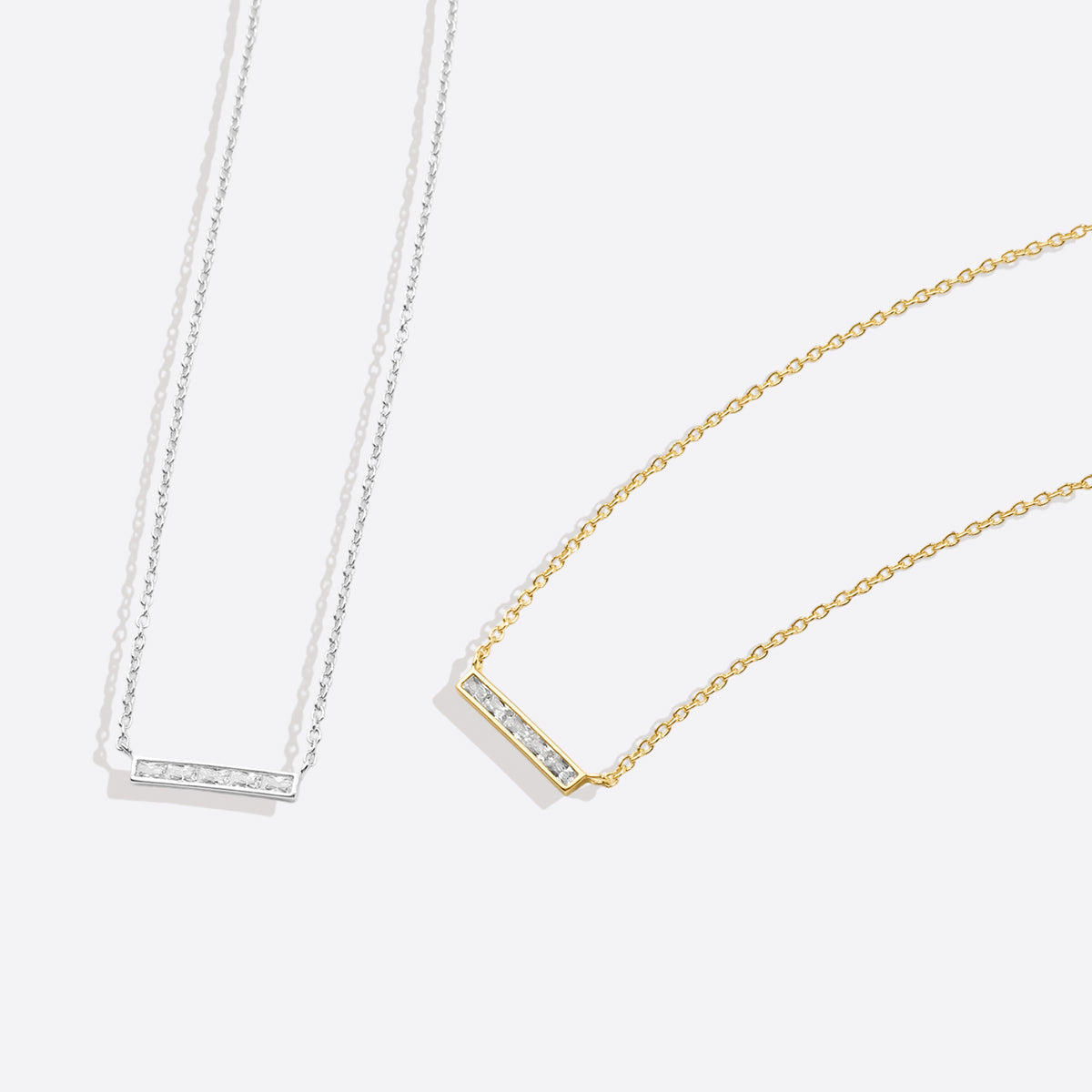 Collier pendentif délicat en forme de barre de cristal 