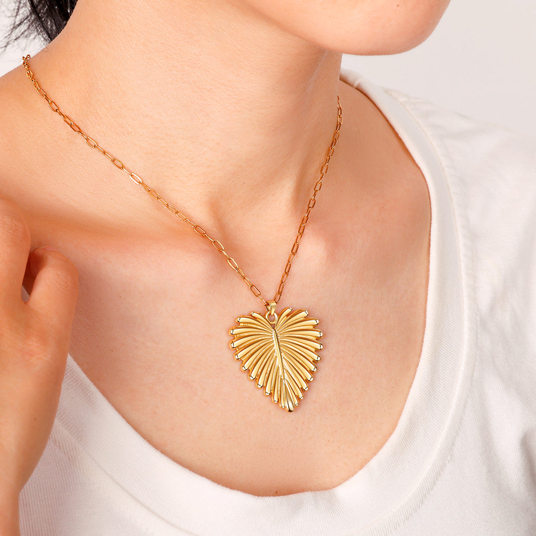Collier avec pendentif palmier en forme de cœur