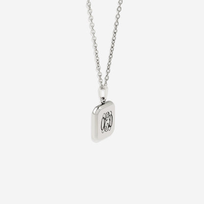 Collier pendentif portrait monogramme